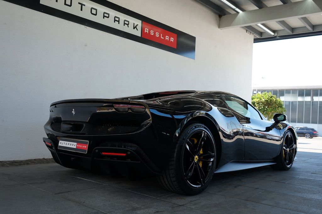 Ferrari 296 GTS 2025