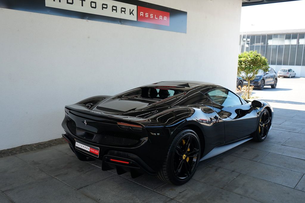 Ferrari 296 GTS 2025