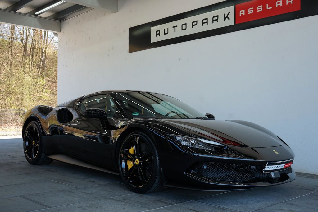 Ferrari 296 GTS 2025