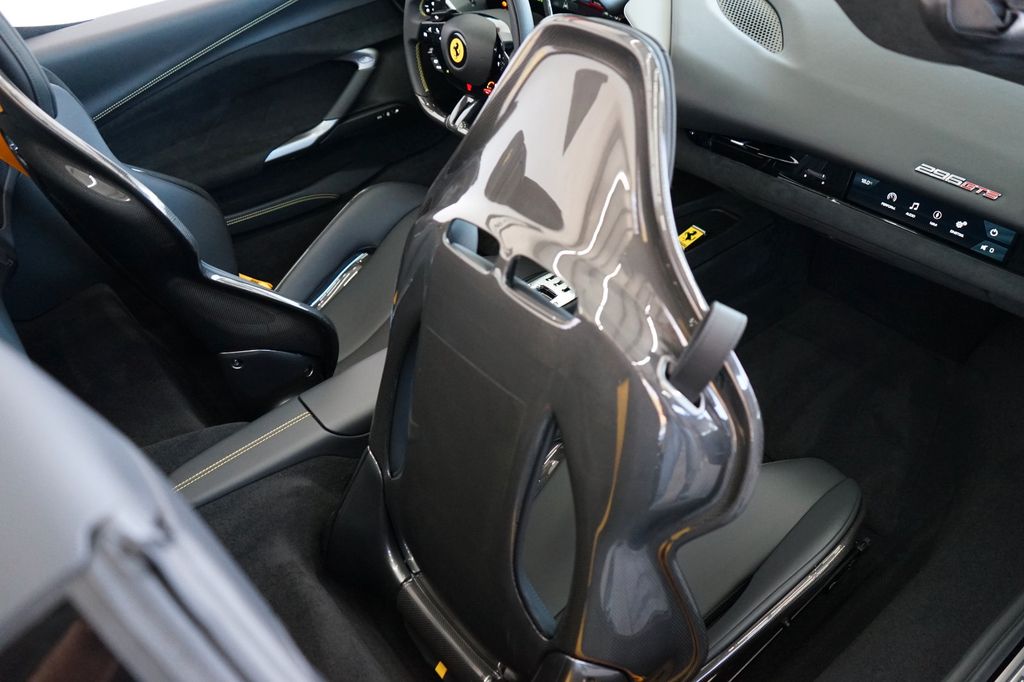 Ferrari 296 GTS 2025