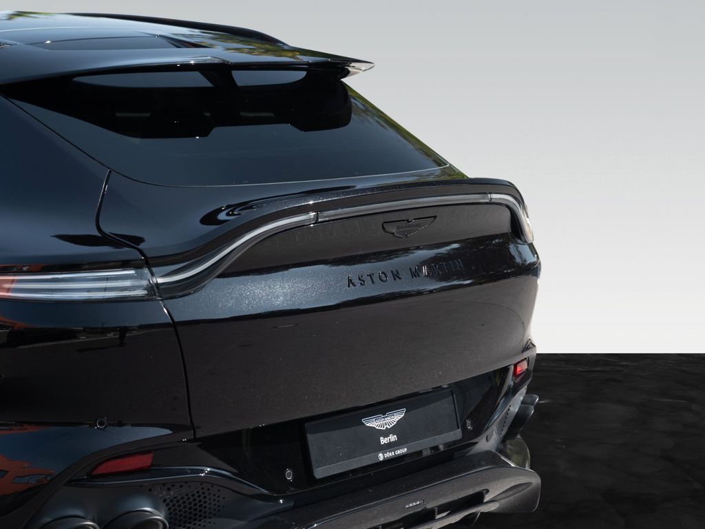 Aston Martin DBX 2024