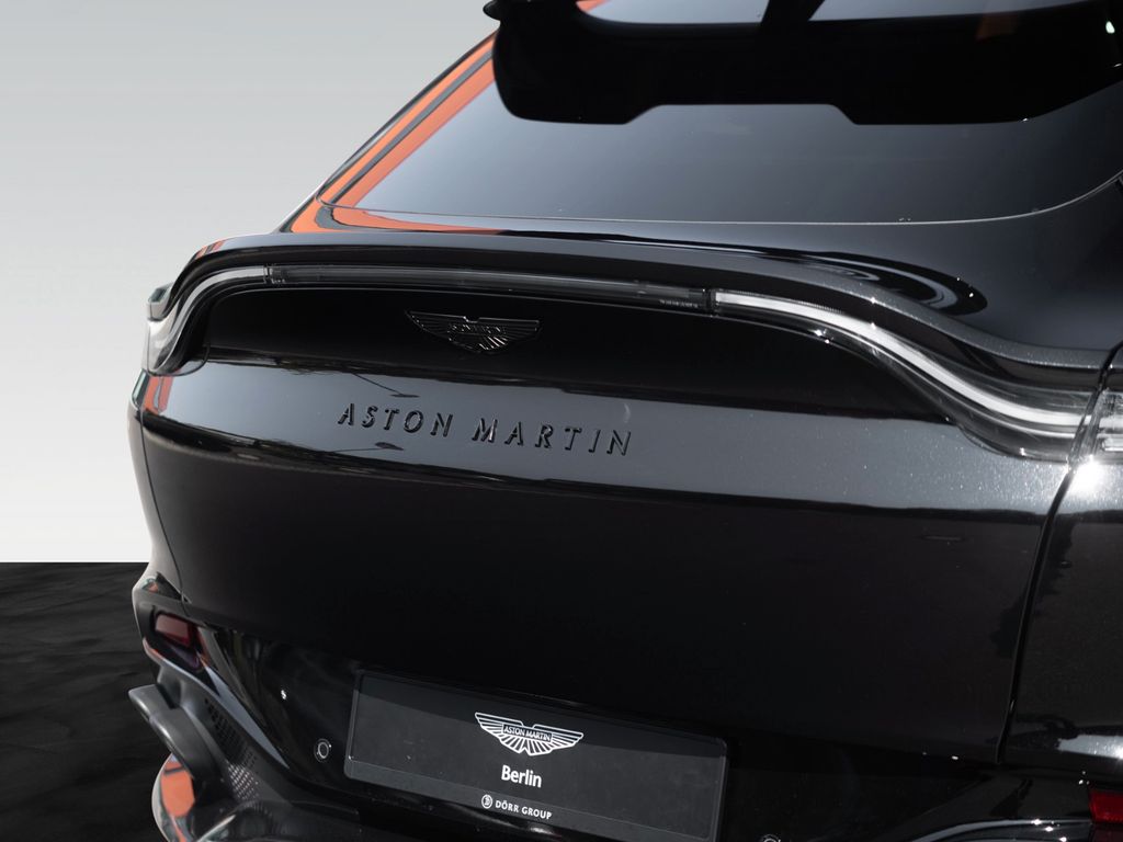 Aston Martin DBX 2024