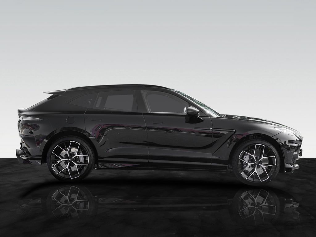 Aston Martin DBX 2024