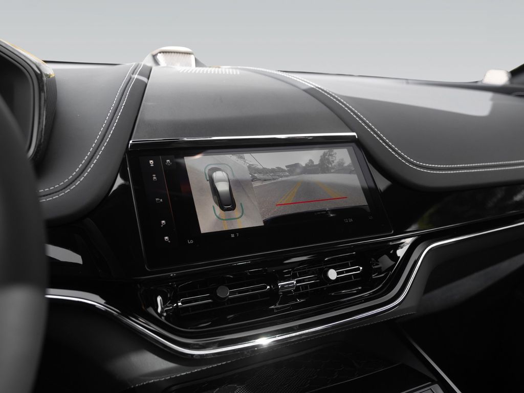 Aston Martin DBX 2024