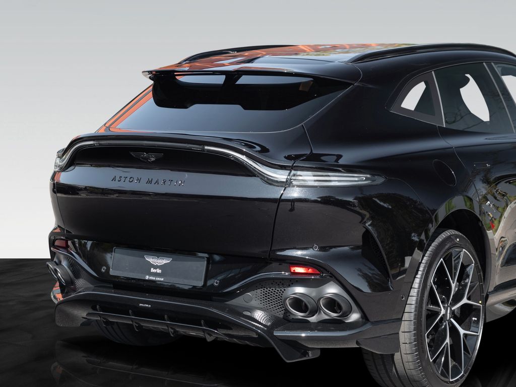 Aston Martin DBX 2024
