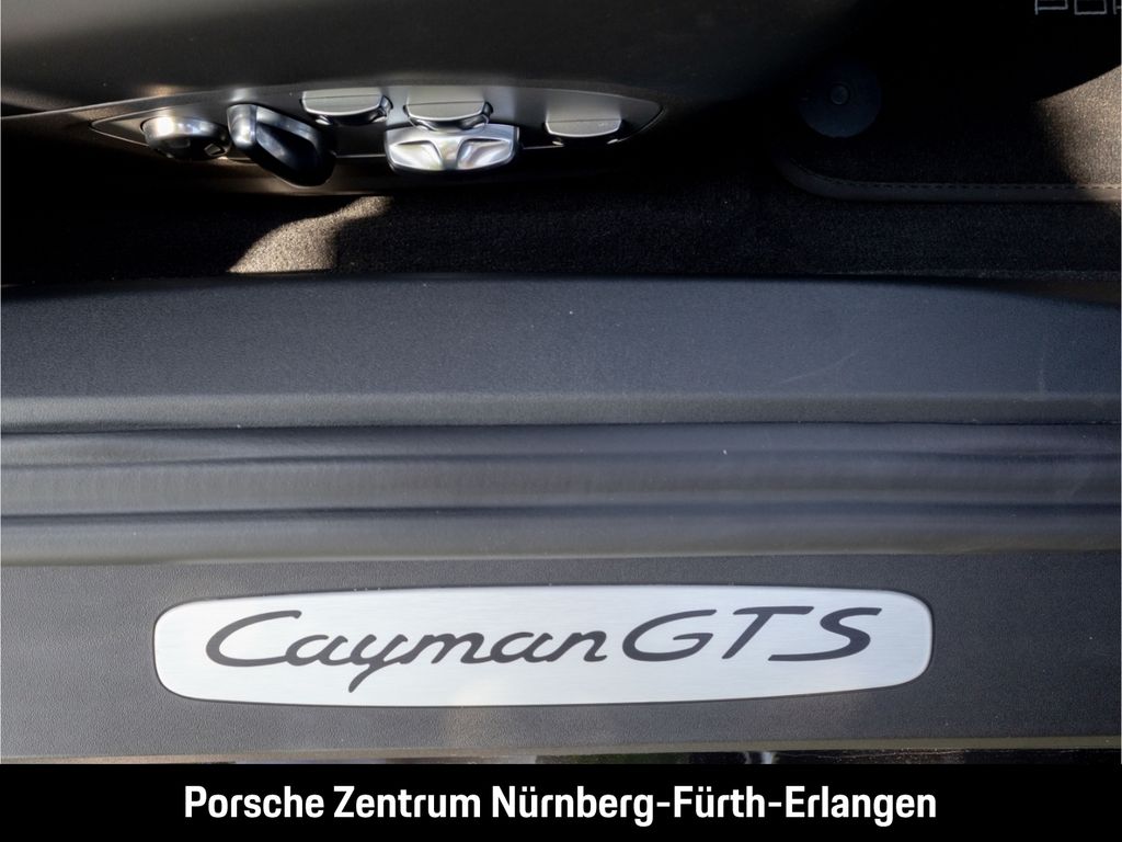 Porsche Cayman 2024