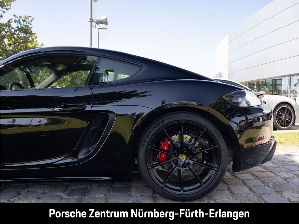 Porsche Cayman 2024