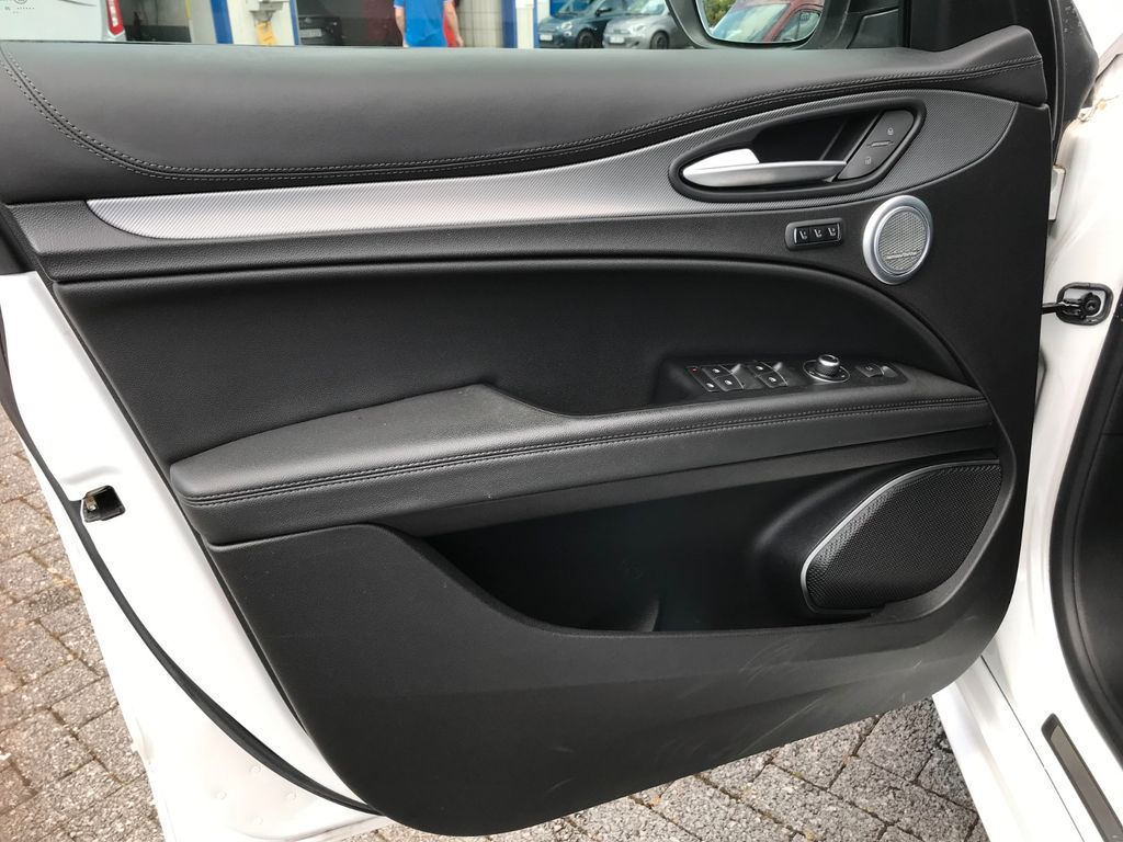 Alfa Romeo Stelvio 2021