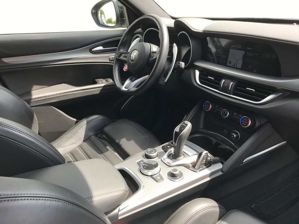 Alfa Romeo Stelvio 2021