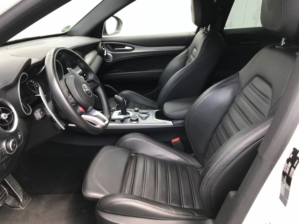 Alfa Romeo Stelvio 2021