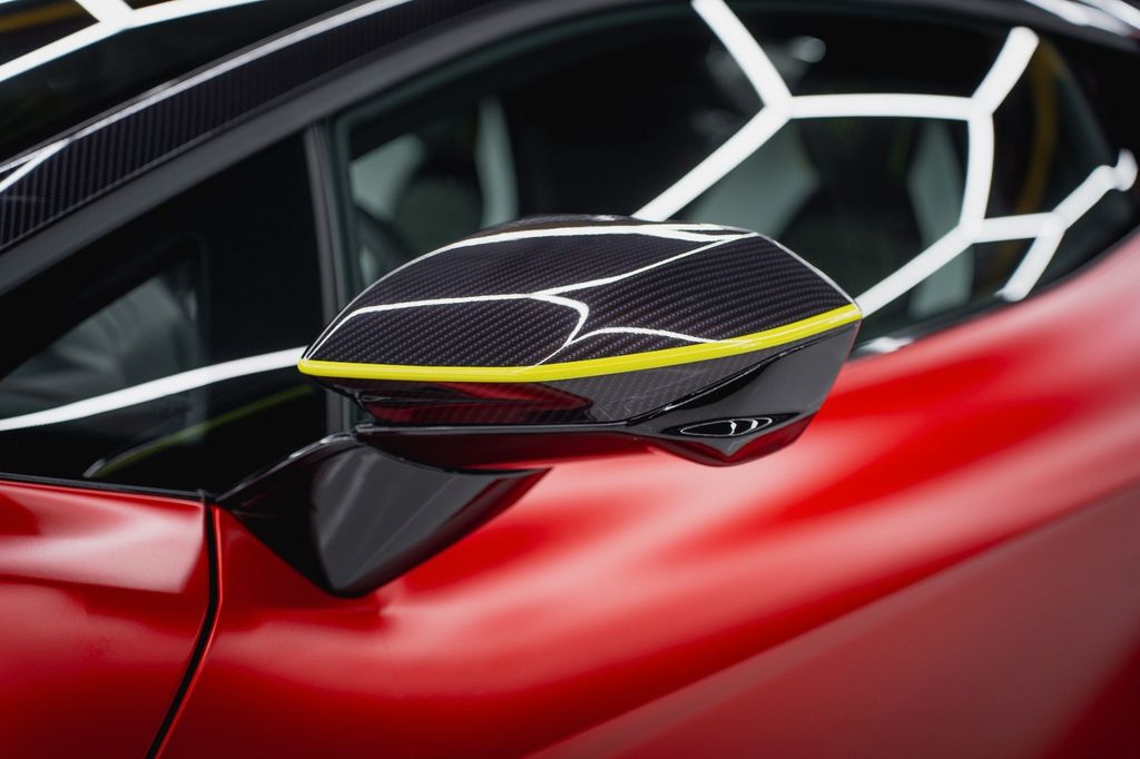 Lamborghini Revuelto 2024