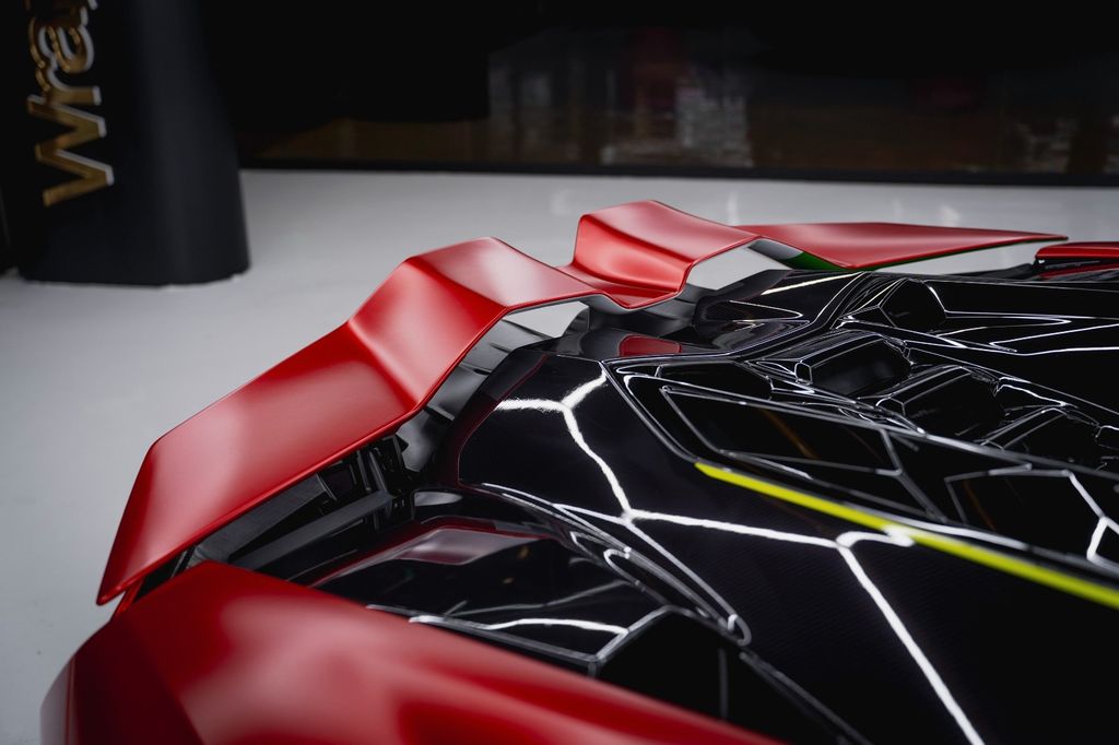 Lamborghini Revuelto 2024