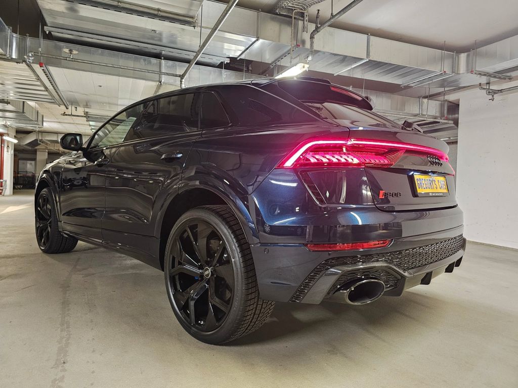 Audi RSQ8