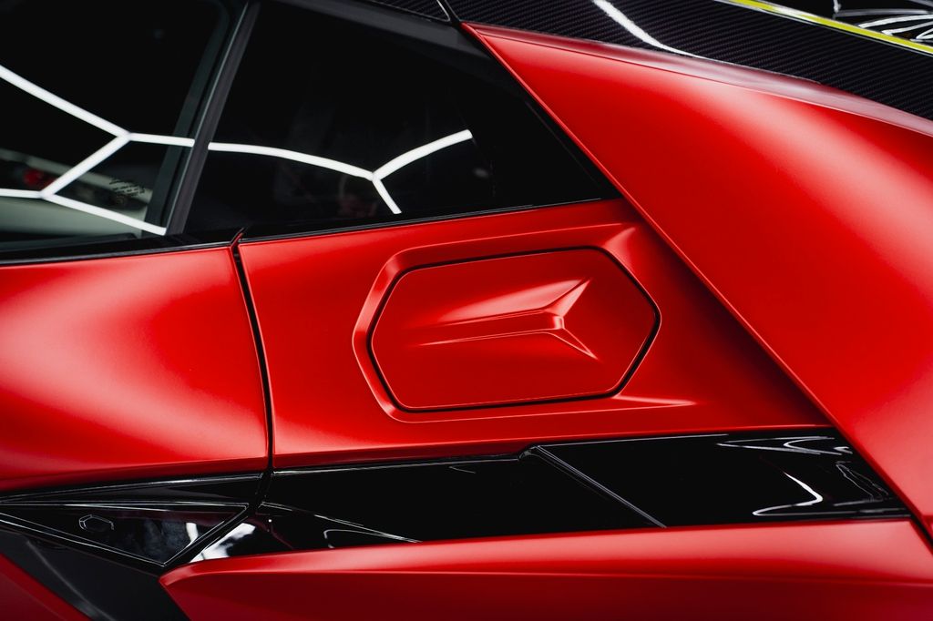 Lamborghini Revuelto 2024