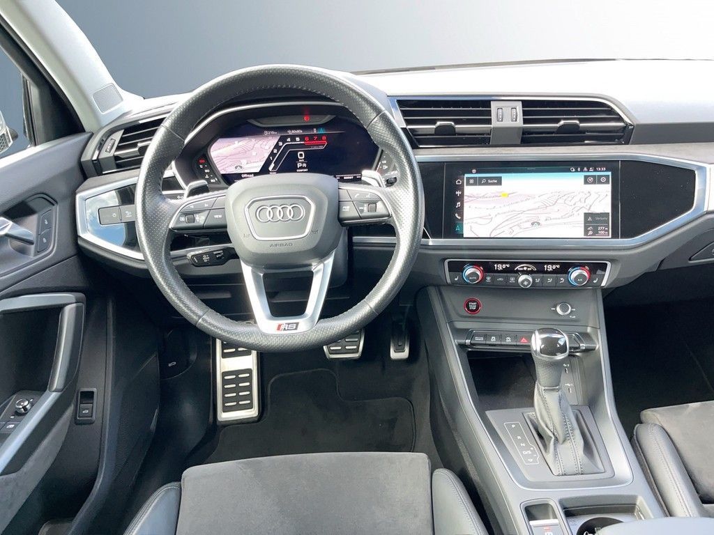 Audi RSQ3 2021