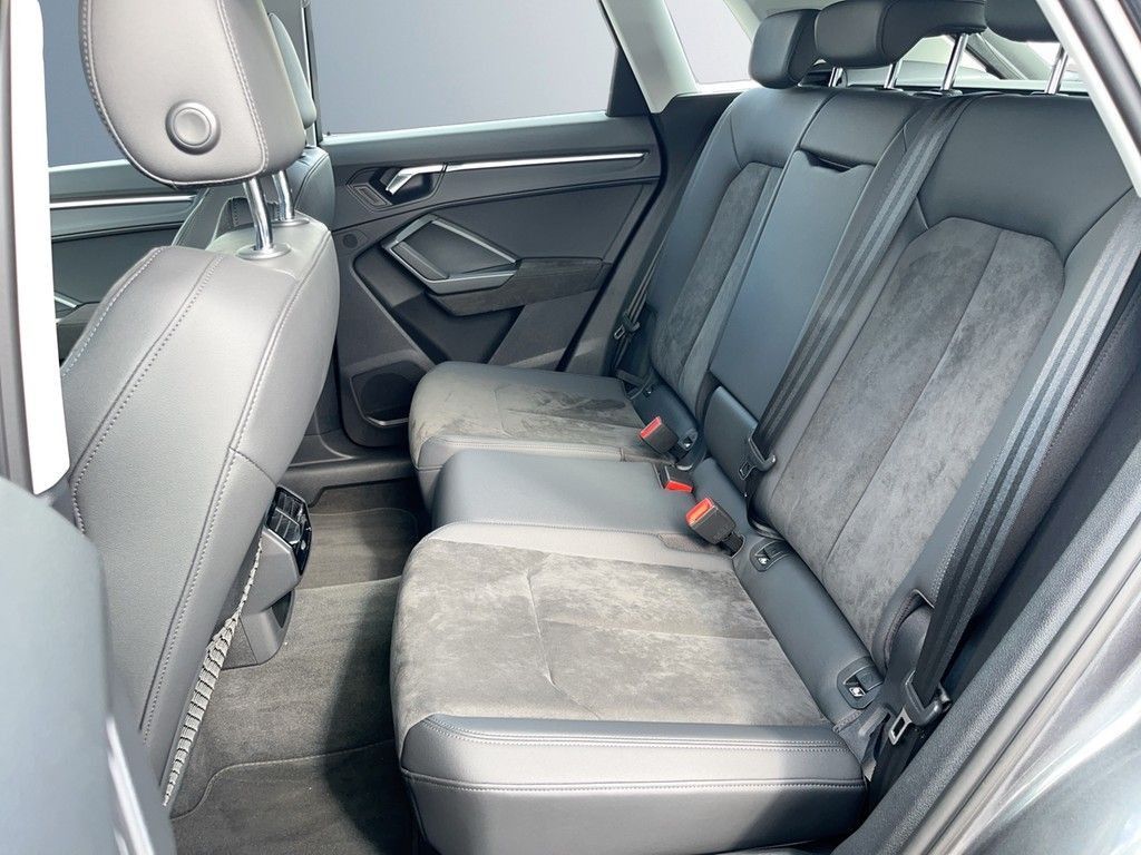 Audi RSQ3 2021
