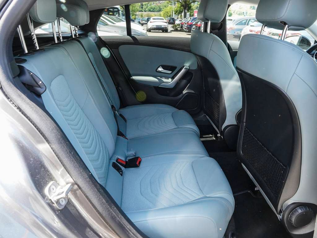 Mercedes-Benz CLA 180 2024