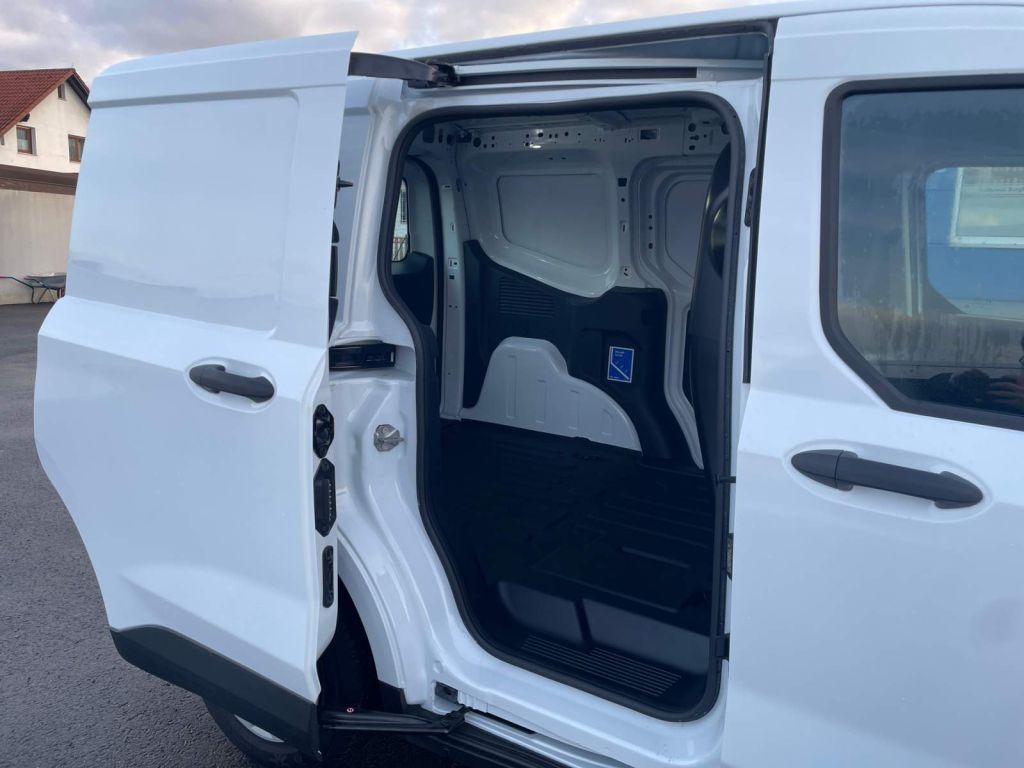 Ford Transit Courier 2025