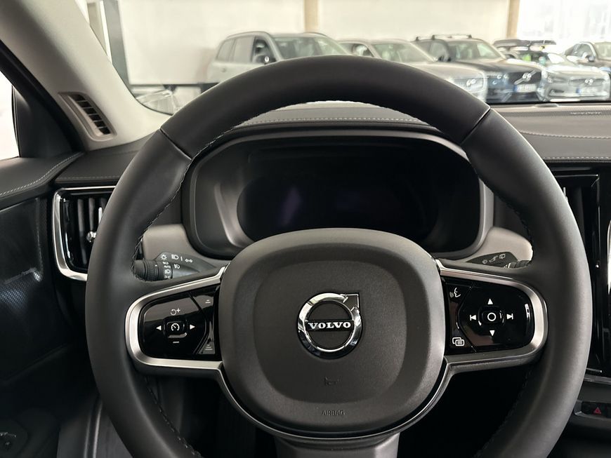 Volvo V90 2024