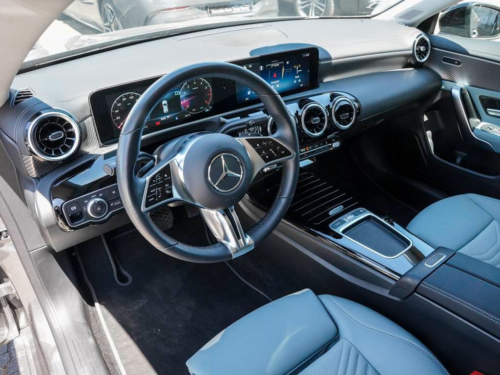 Mercedes-Benz CLA 180 2024