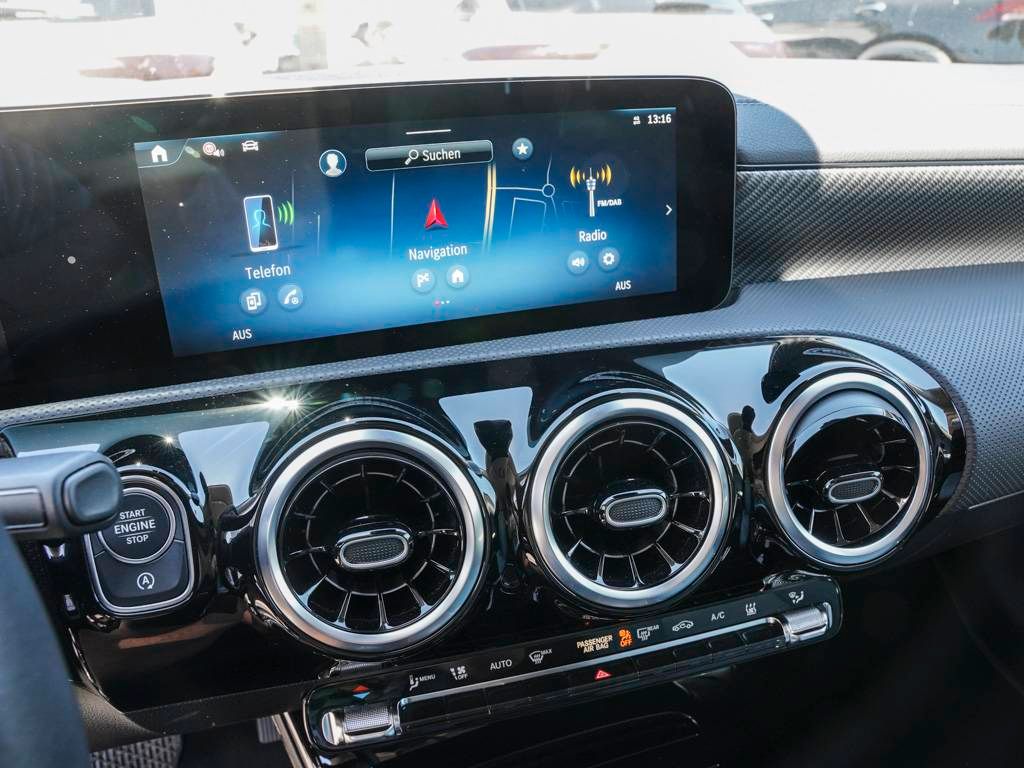 Mercedes-Benz CLA 180 2024