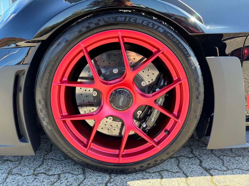 Porsche 992 2025