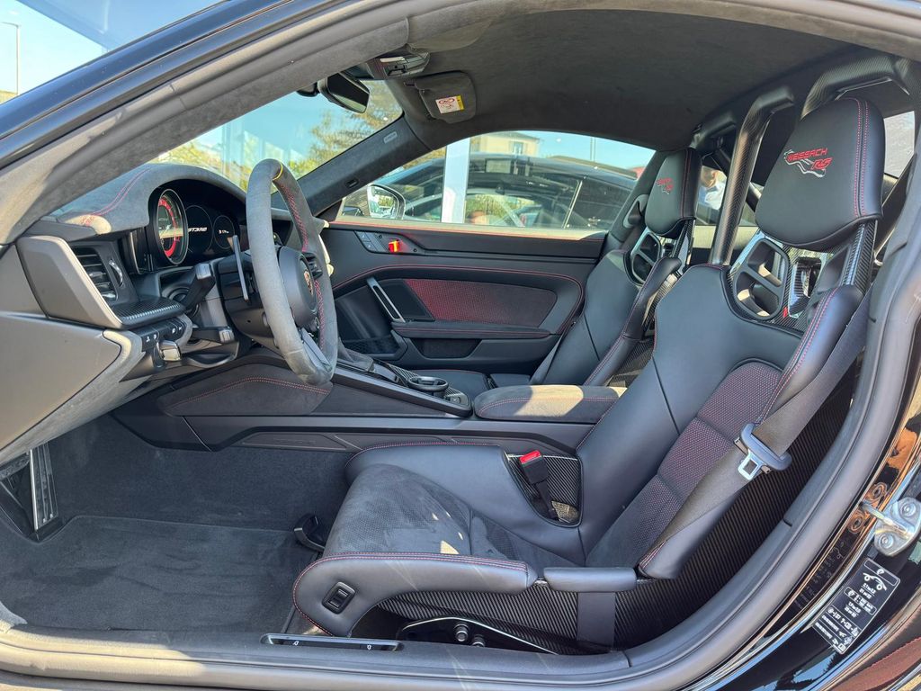 Porsche 992 2025