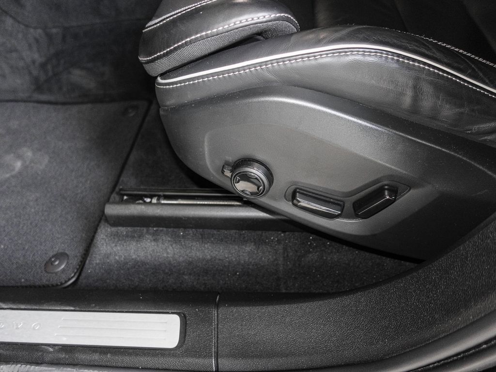 Volvo XC60 2021