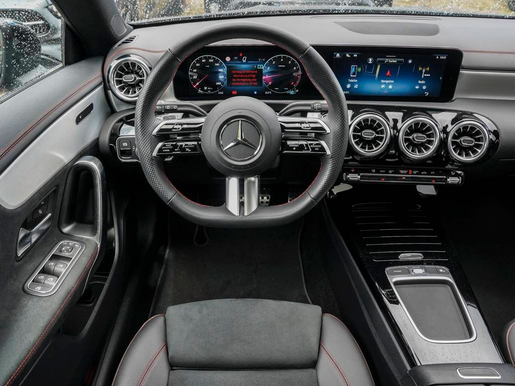 Mercedes-Benz CLA 180 2024