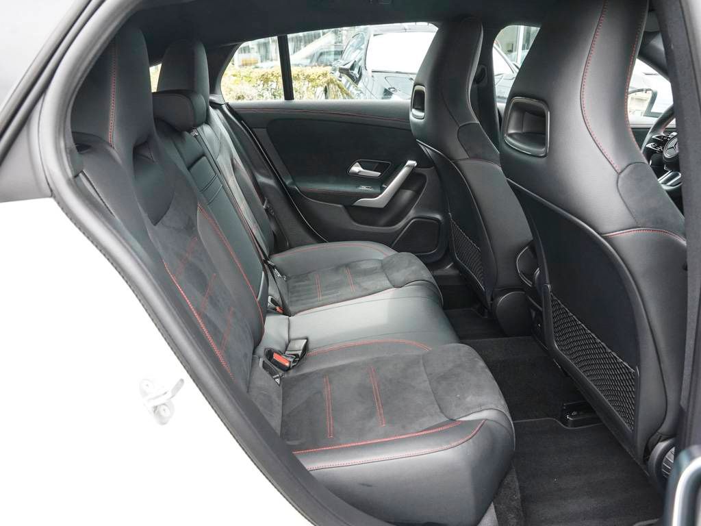 Mercedes-Benz CLA 200 2024