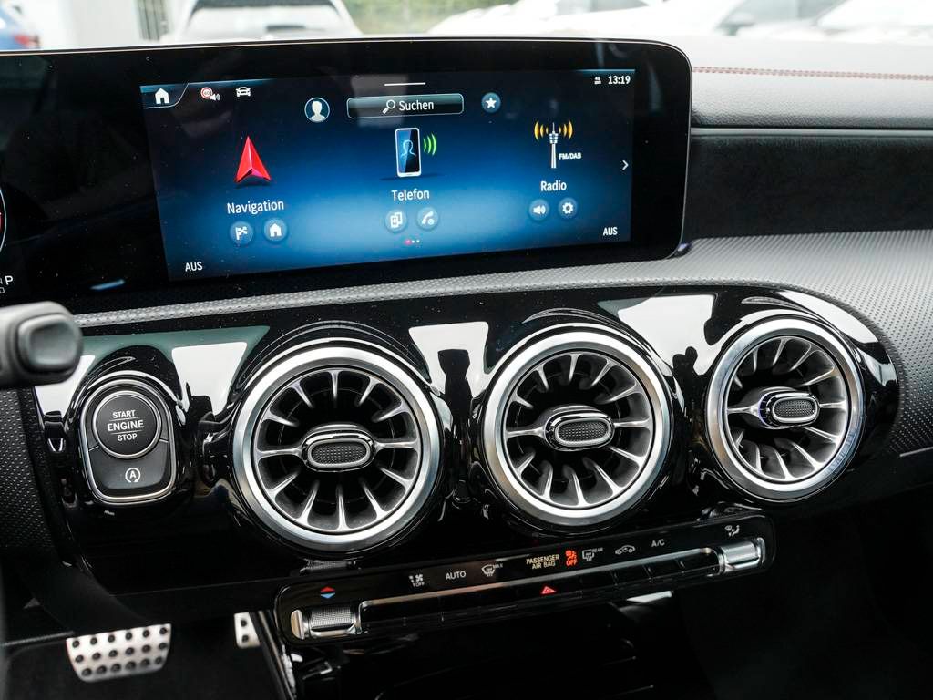 Mercedes-Benz CLA 200 2024