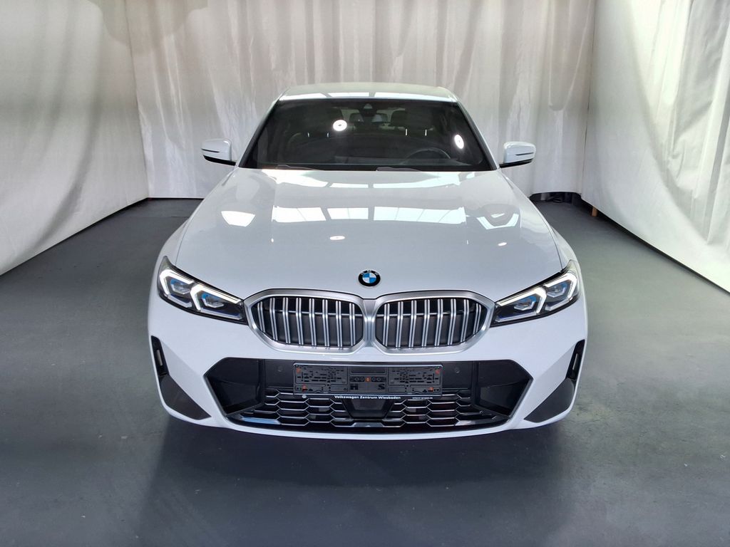 BMW 330 2024