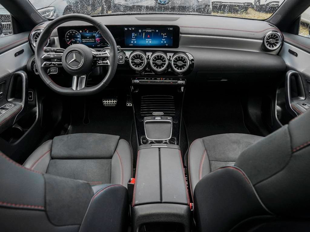 Mercedes-Benz CLA 180 2024