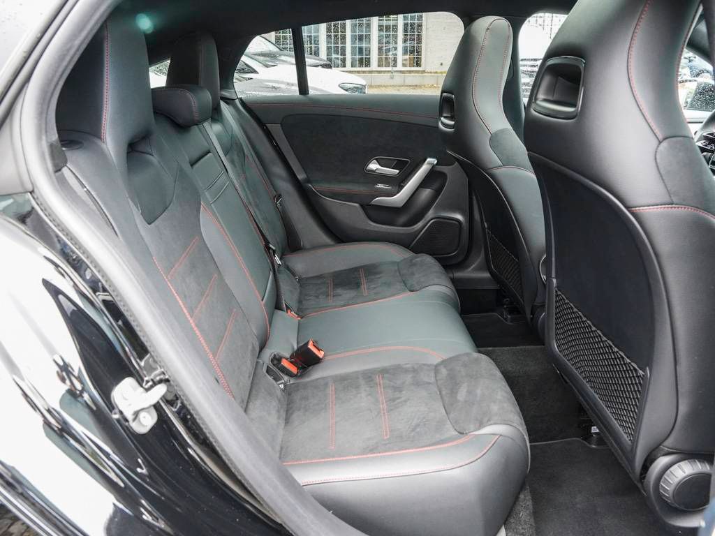 Mercedes-Benz CLA 180 2024