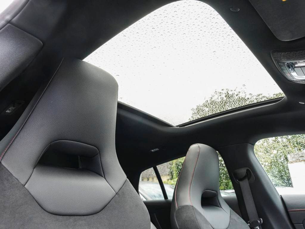 Mercedes-Benz CLA 180 2024