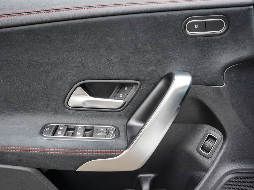 Mercedes-Benz CLA 200 2024