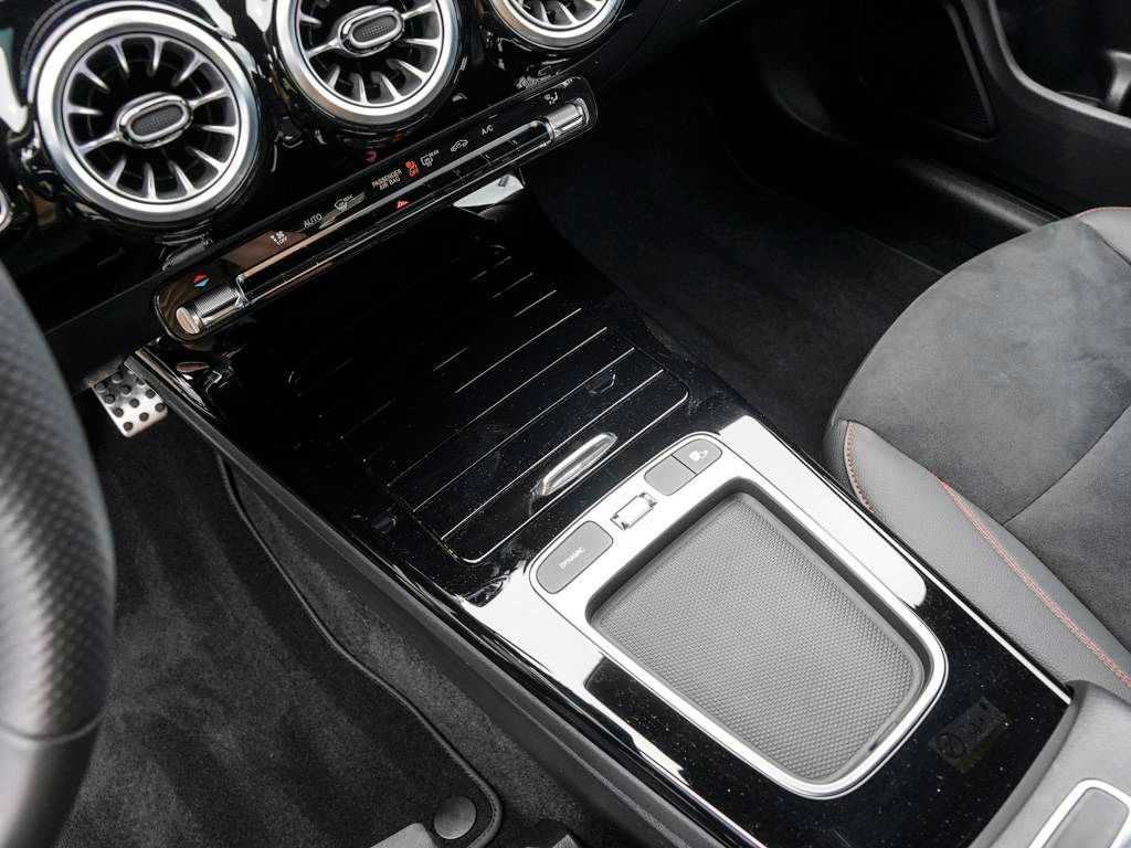 Mercedes-Benz CLA 200 2024