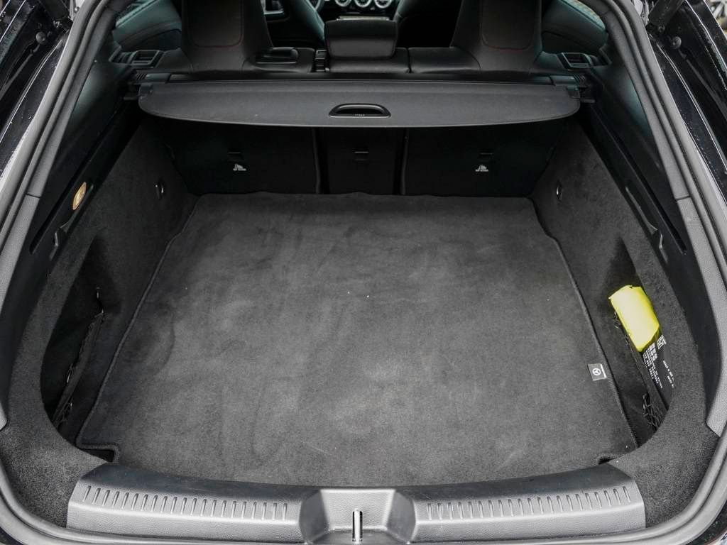 Mercedes-Benz CLA 180 2024