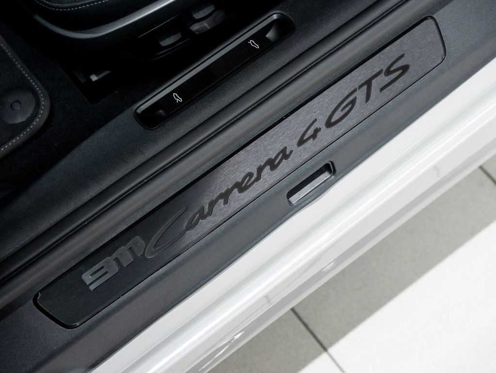 Porsche 992 2024