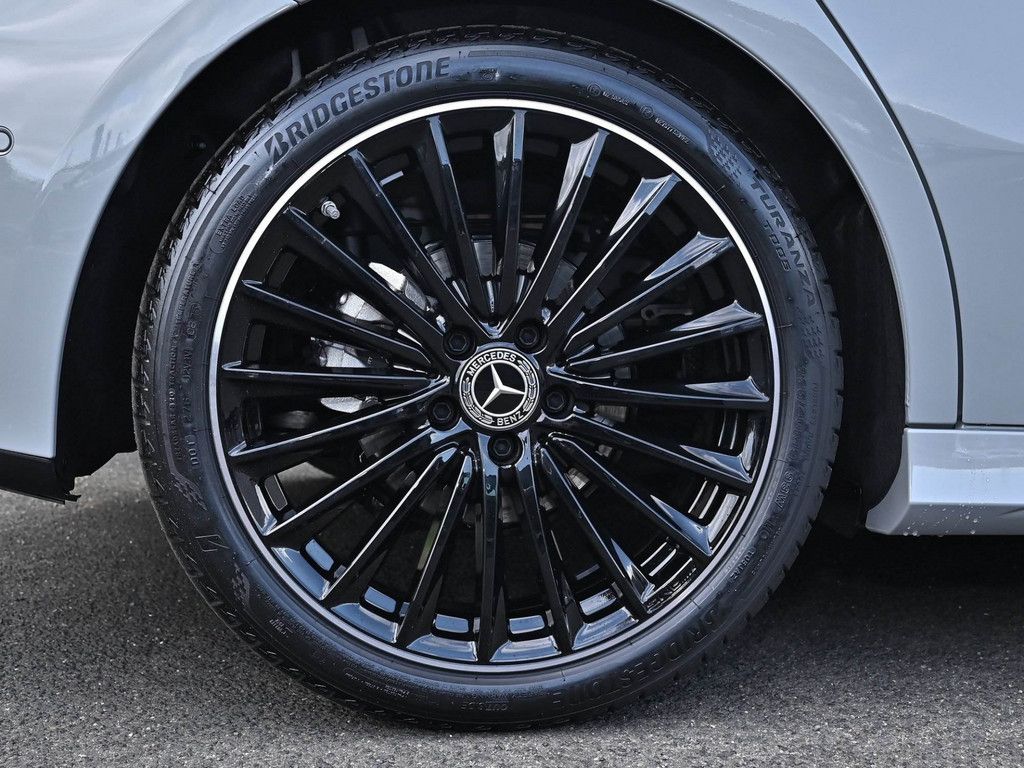 Mercedes-Benz A 180 2025