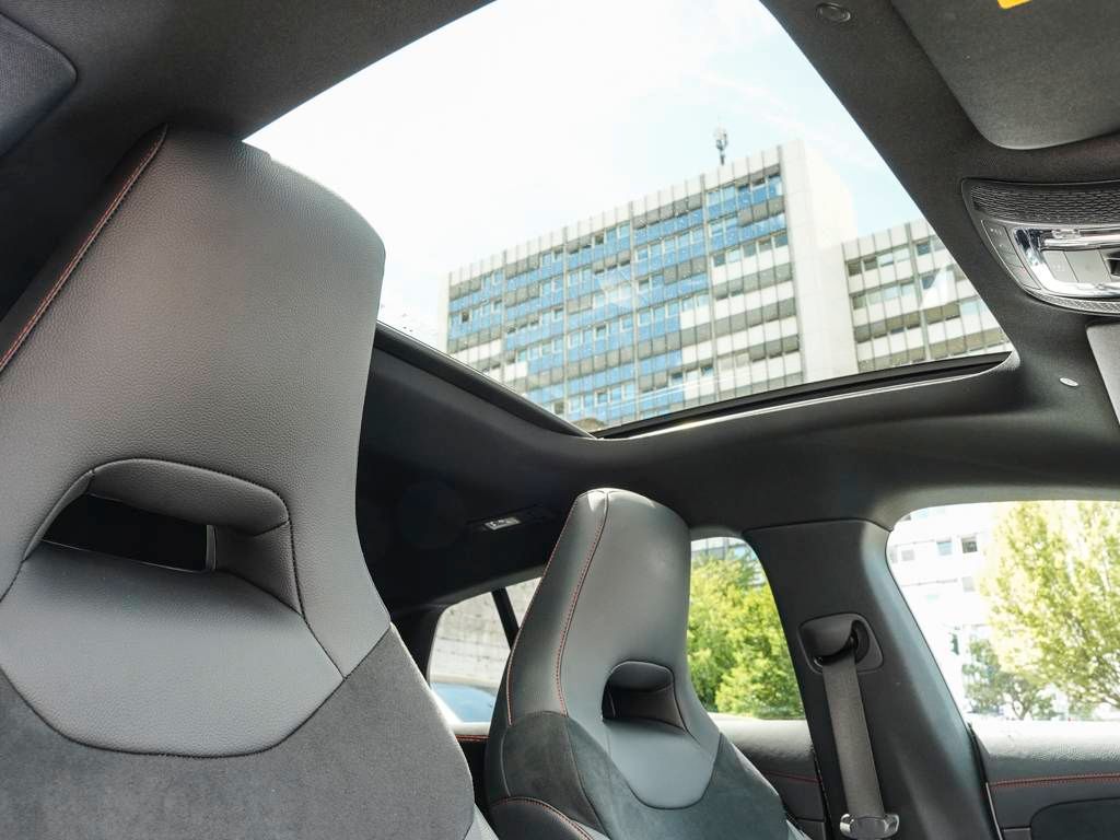 Mercedes-Benz CLA 200 2024