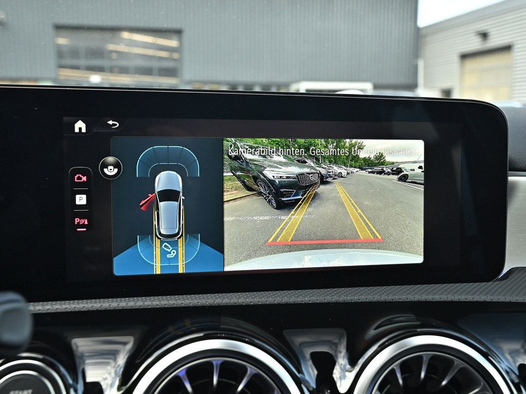 Mercedes-Benz A 180 2025