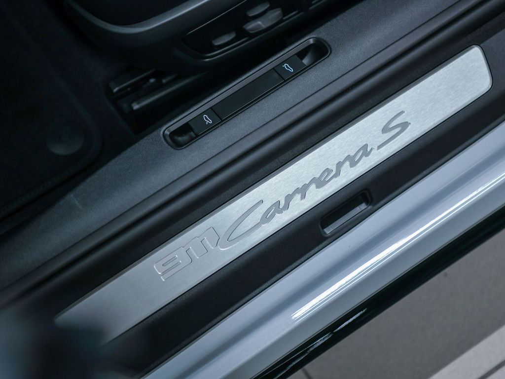 Porsche 992 2025