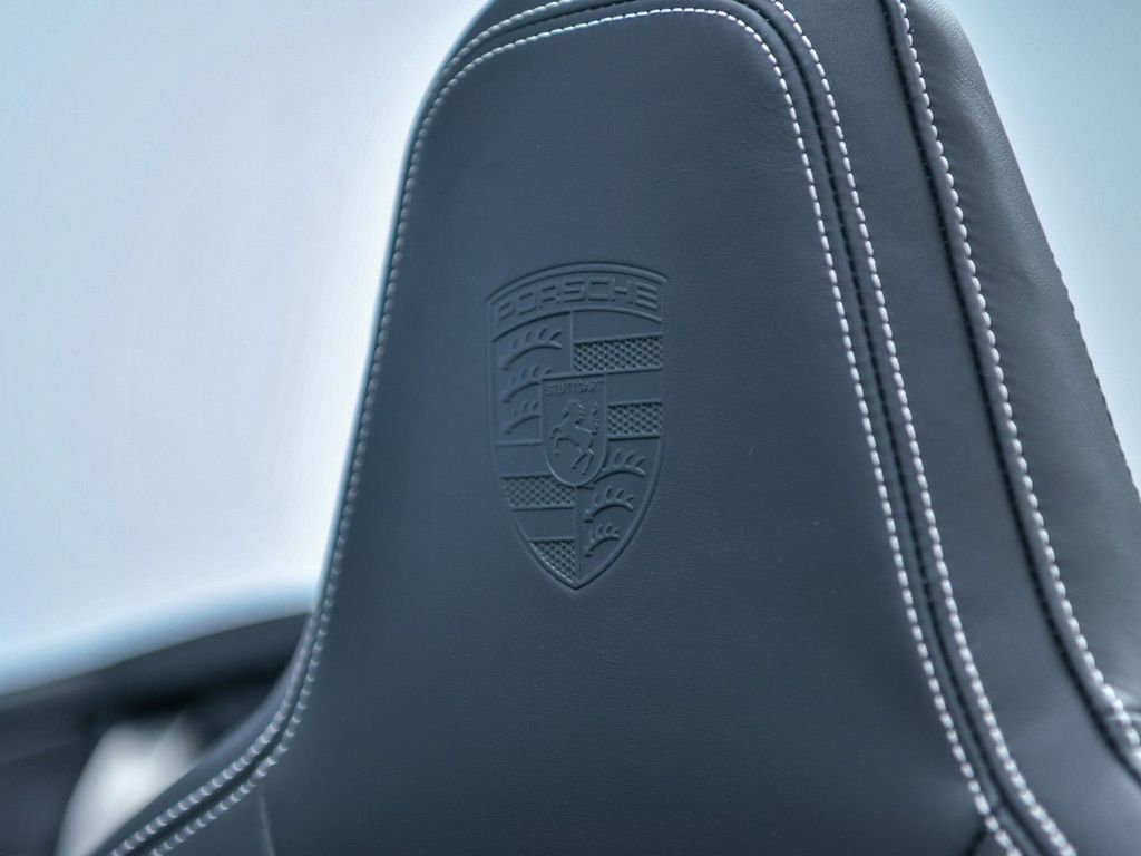 Porsche 992 2025