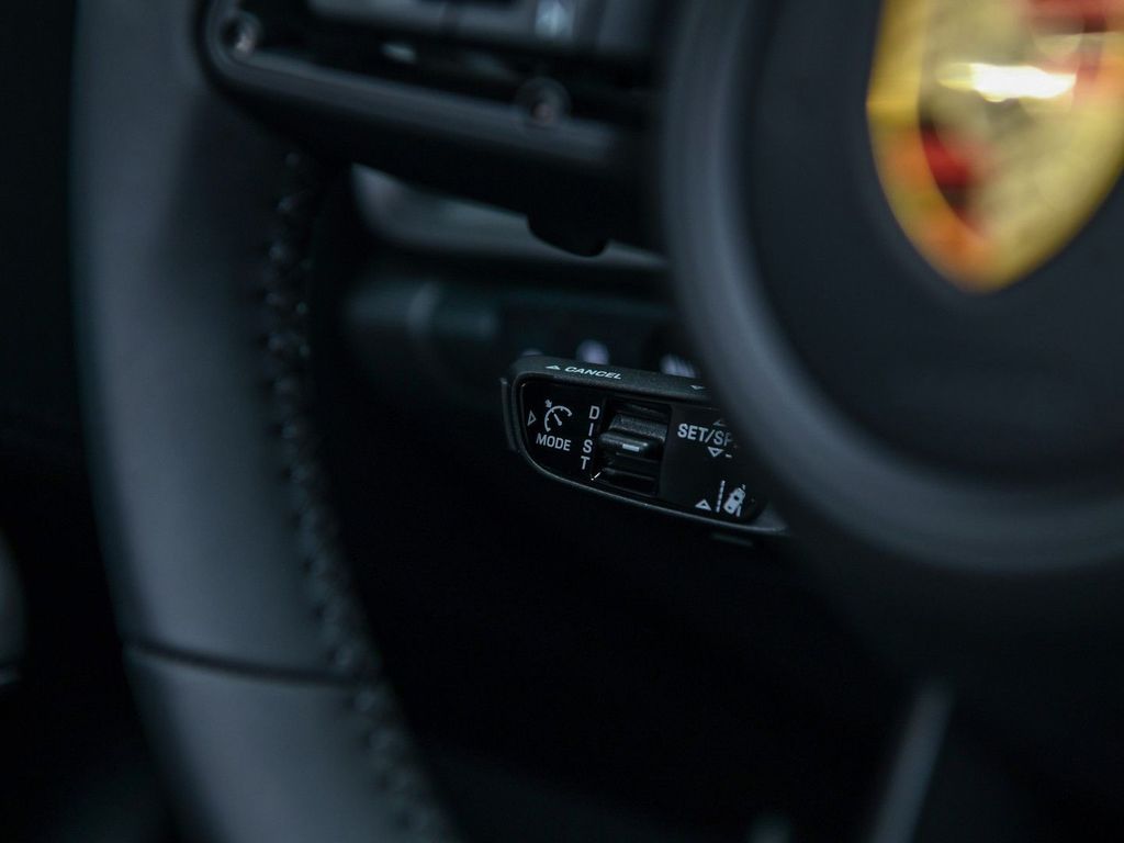 Porsche 992 2025