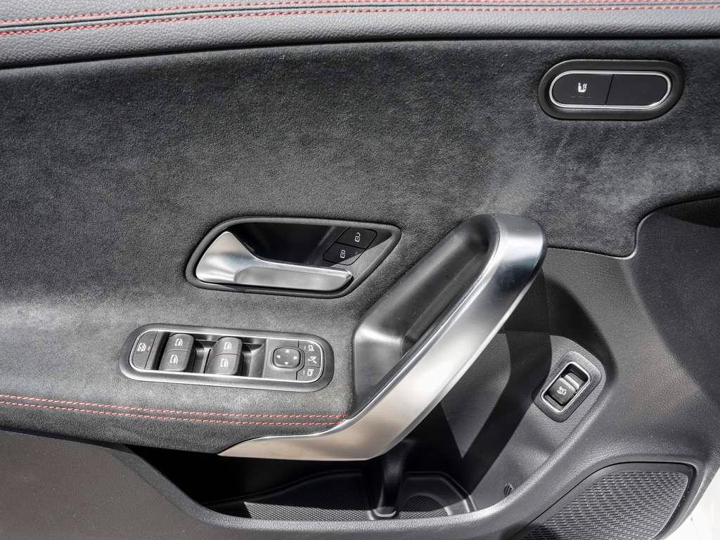 Mercedes-Benz CLA 200 2024