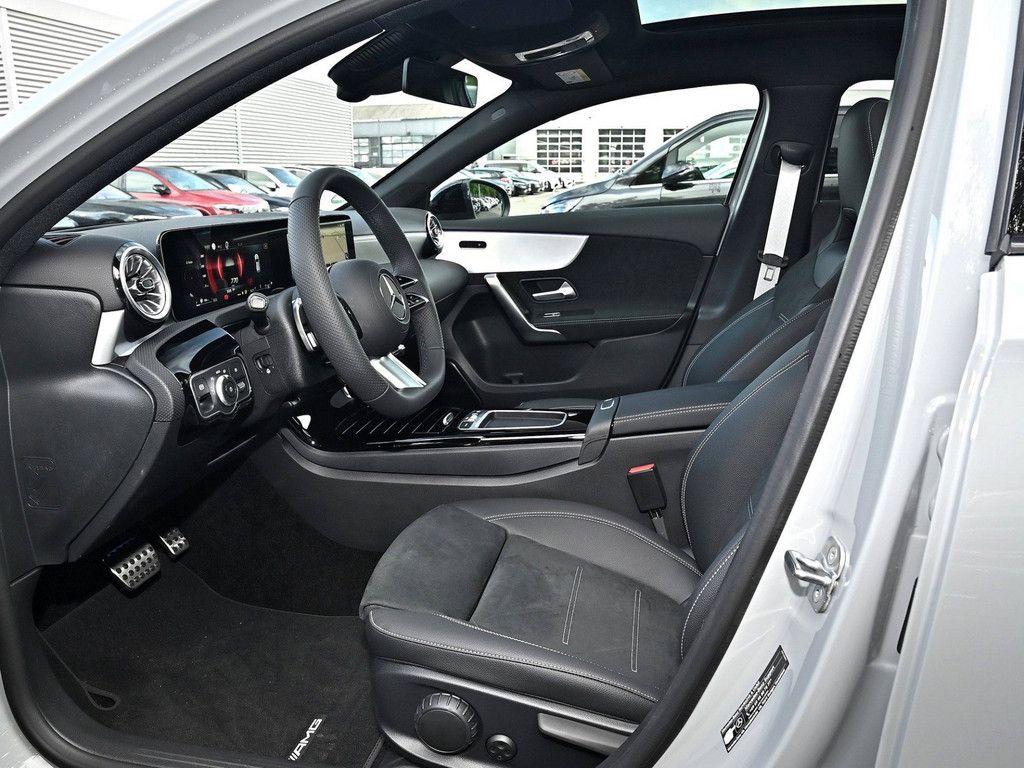 Mercedes-Benz A 180 2025