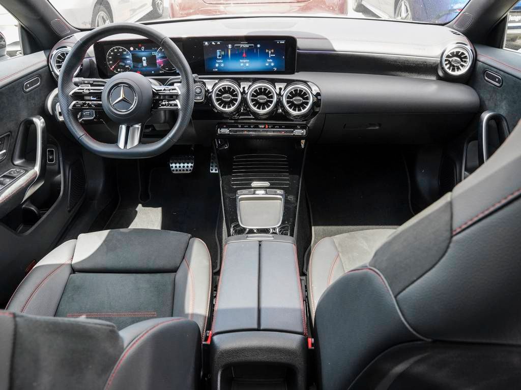 Mercedes-Benz CLA 200 2024