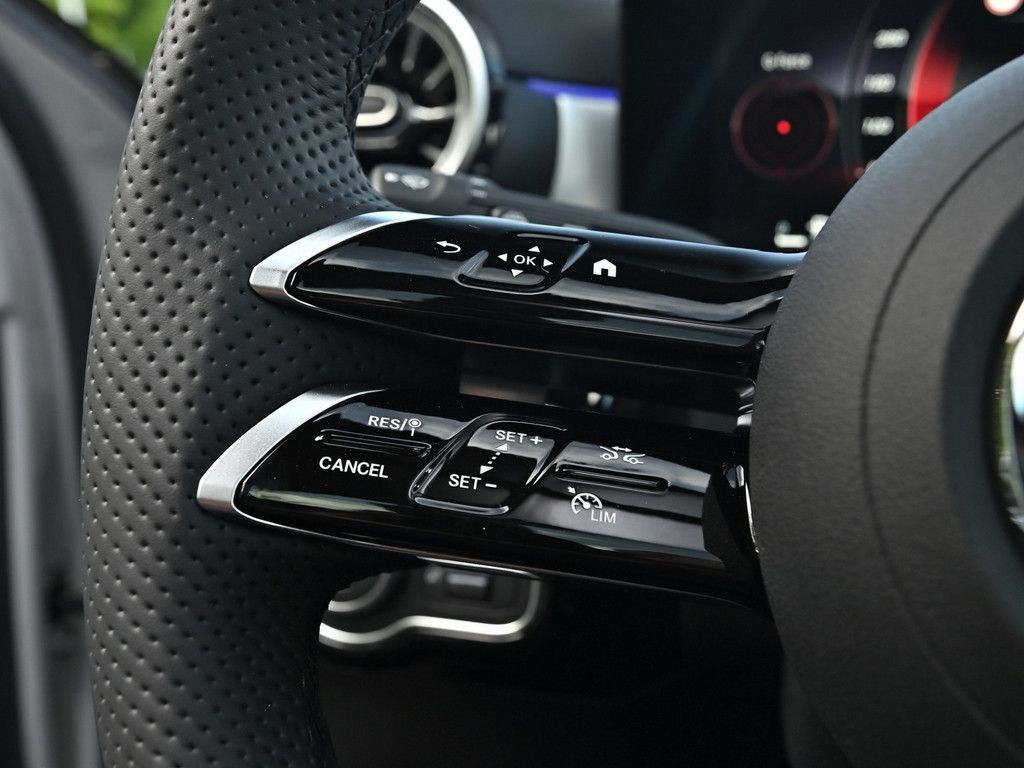 Mercedes-Benz A 180 2025