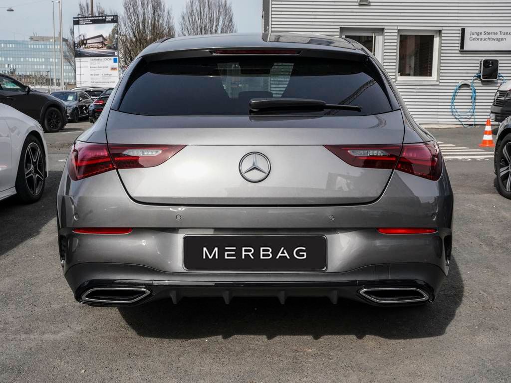 Mercedes-Benz CLA 180 2023